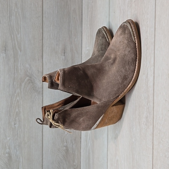 Jeffrey Campbell Women Cutout Side Heels Suede Moto Hobo boots shoes sz 8 - Picture 1 of 15